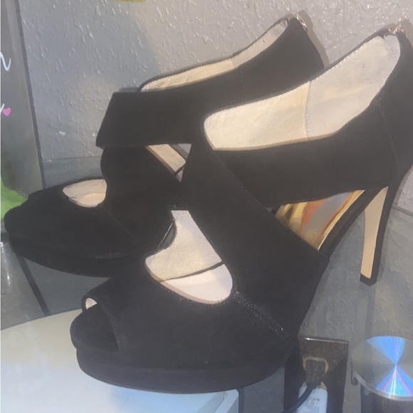 beautiful black michael kors heels - Picture 3 of 3